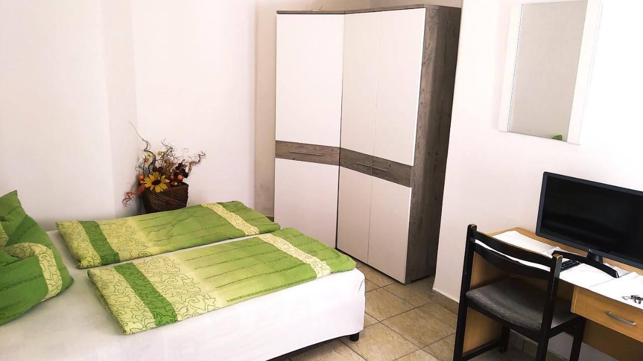 Hostel Maros Γκιόρ Εξωτερικό φωτογραφία