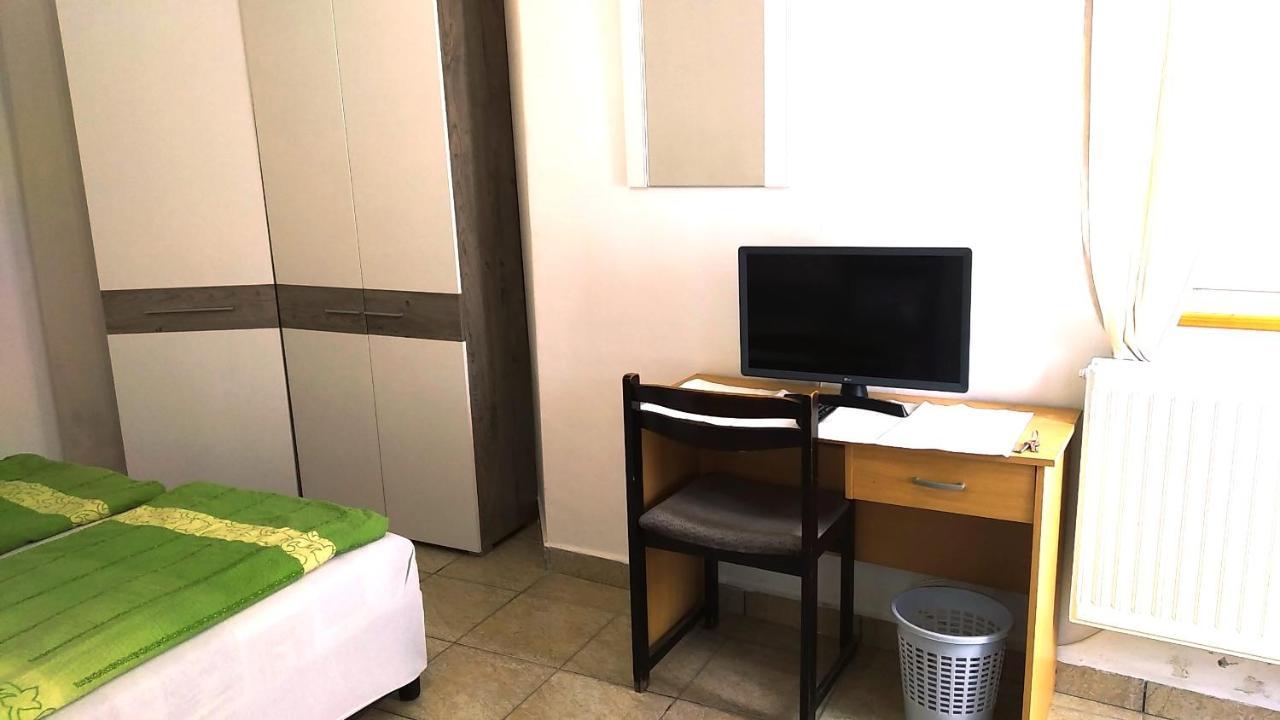 Hostel Maros Γκιόρ Εξωτερικό φωτογραφία