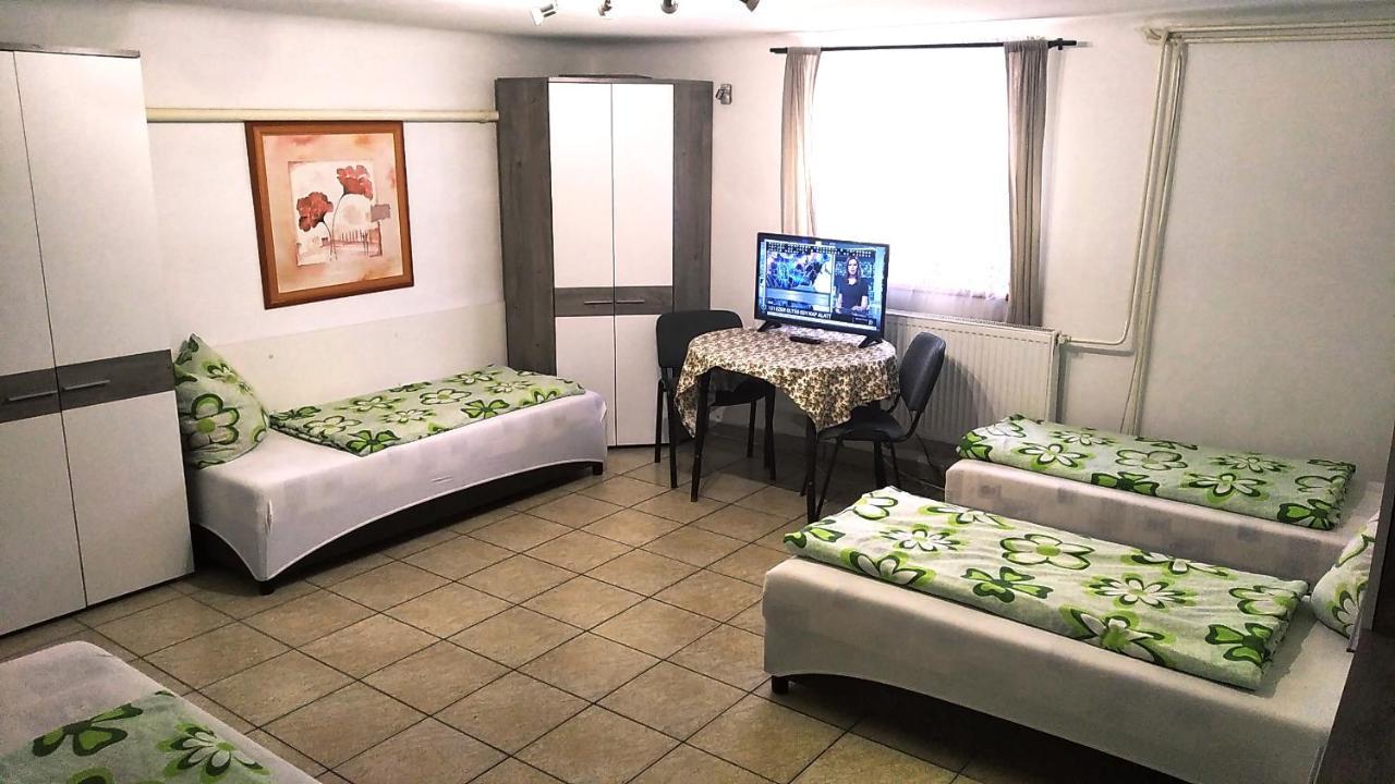 Hostel Maros Γκιόρ Εξωτερικό φωτογραφία