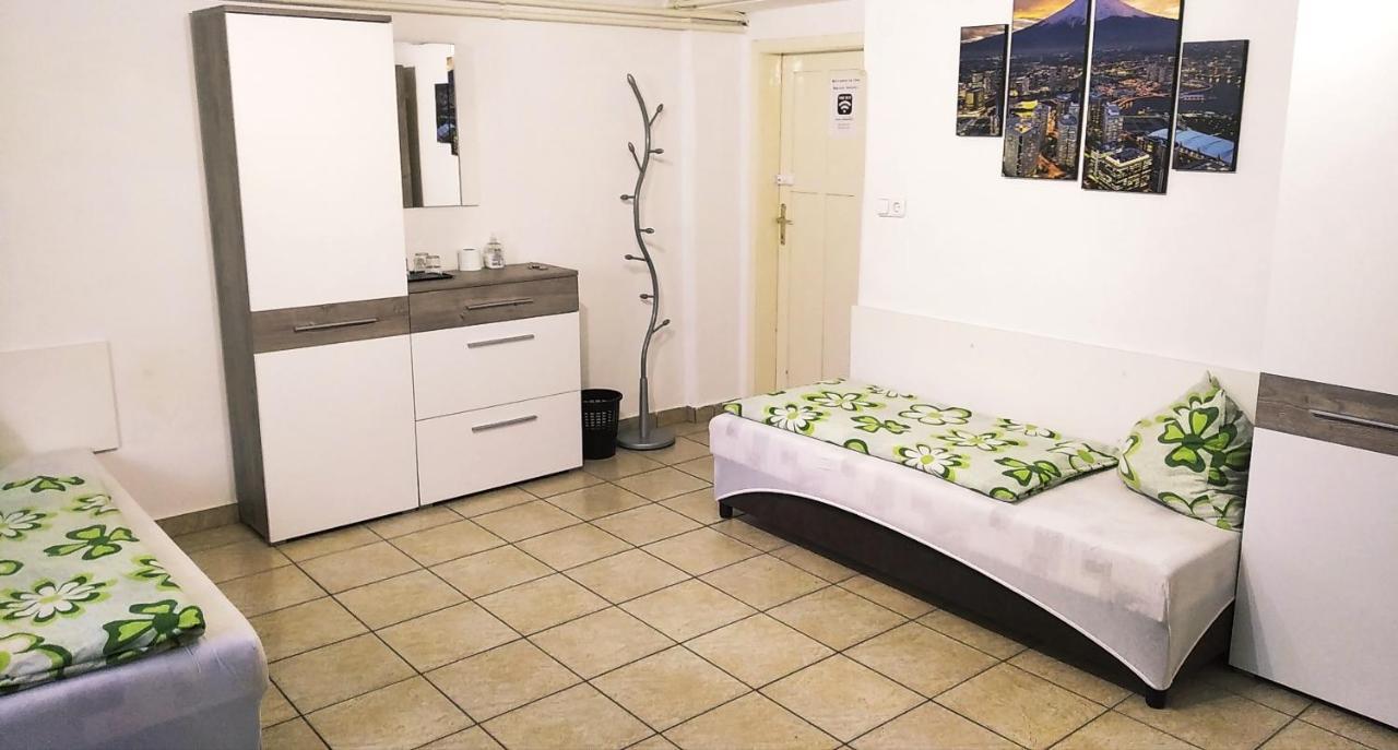 Hostel Maros Γκιόρ Εξωτερικό φωτογραφία