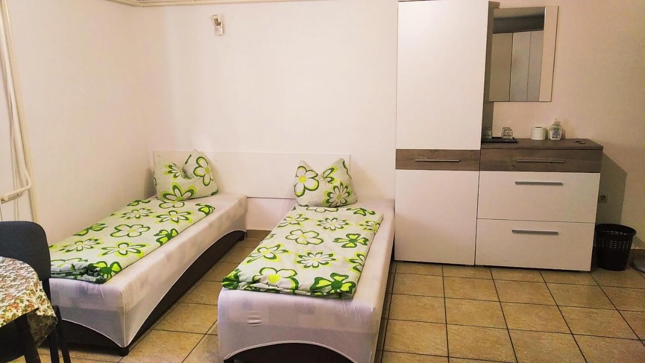 Hostel Maros Γκιόρ Εξωτερικό φωτογραφία